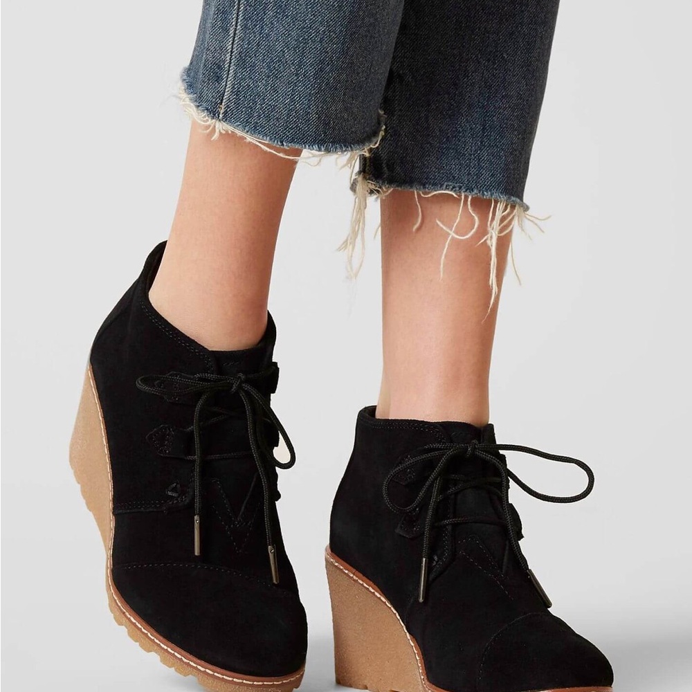 NWOT TOMS Black Suede Wedge Ankle Booties - Women's